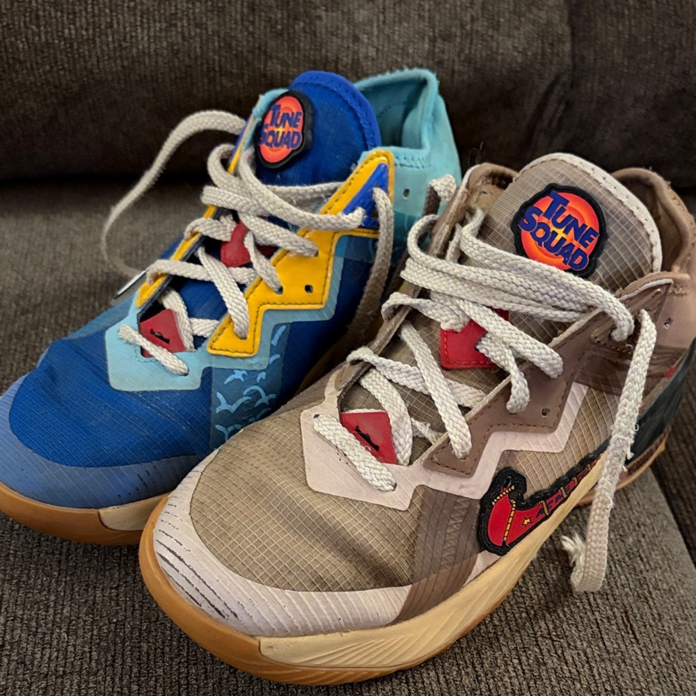 Nike LeBron 18 Low in the Wile E x Roadrunner colorway